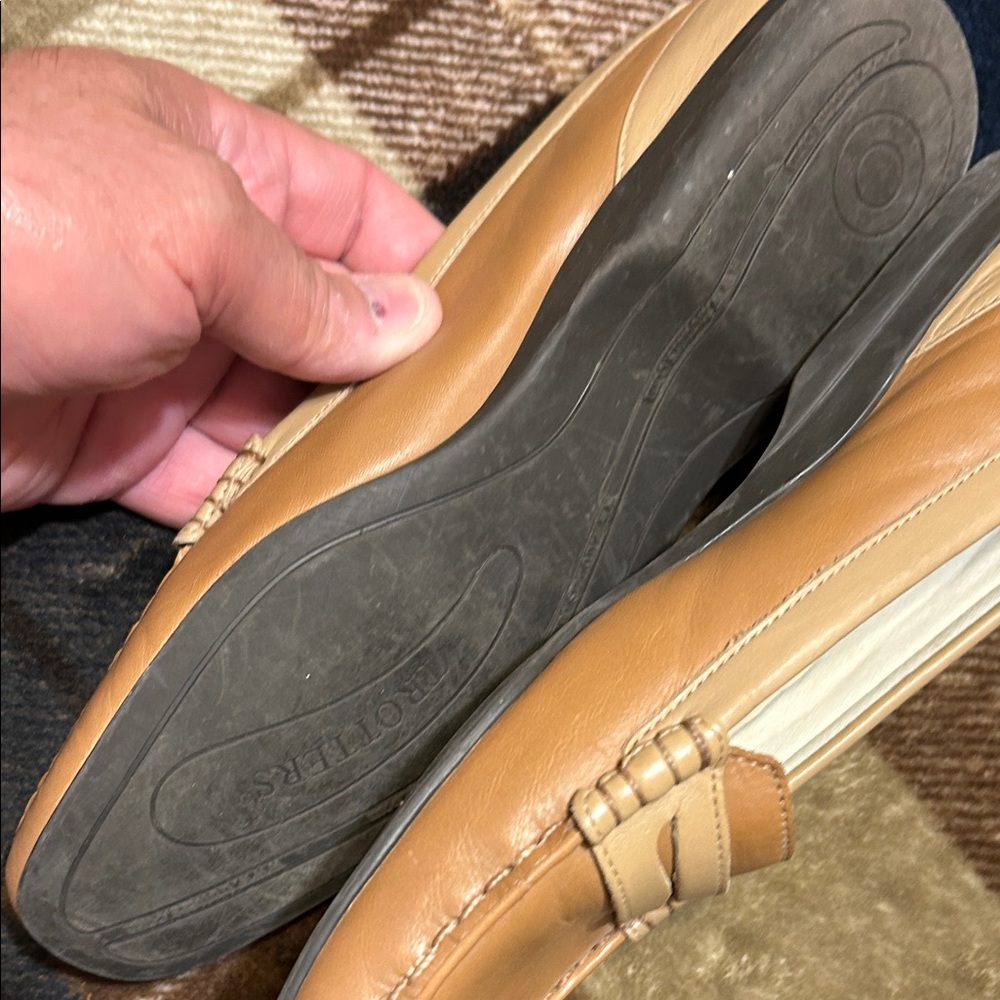 Trotters Women's Leather Loafers in Tan - Picture 5 of 9